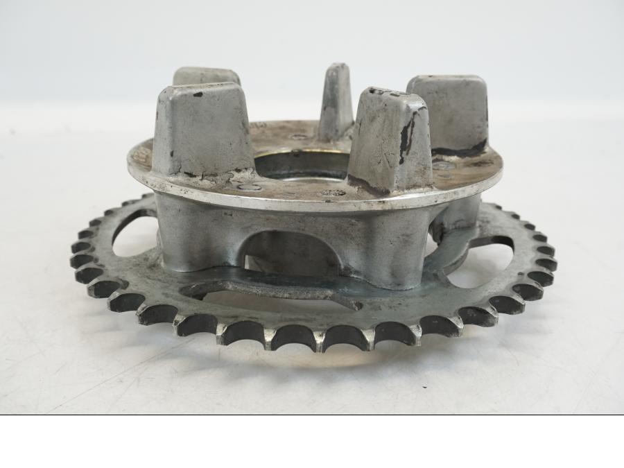 Extrabild2 på Drevfäste från en Triumph TT 600 -2002 motorcykel.