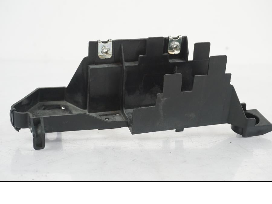 Baksidan på Relähållare från en Yamaha MT-07 -2019 motorcykel.