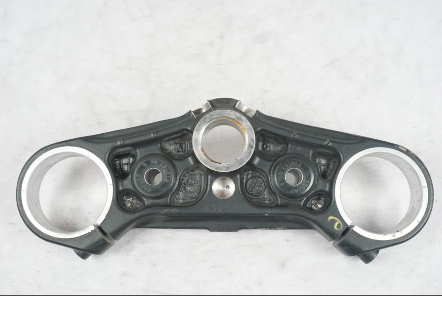 Vänster sida på Gaffelkrona från en KTM 390 Duke -2018 motorcykel.