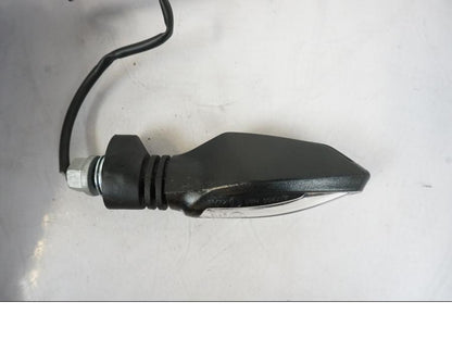 Vänster sida på Blinkers LED från en KTM 790 Duke -2019 motorcykel.