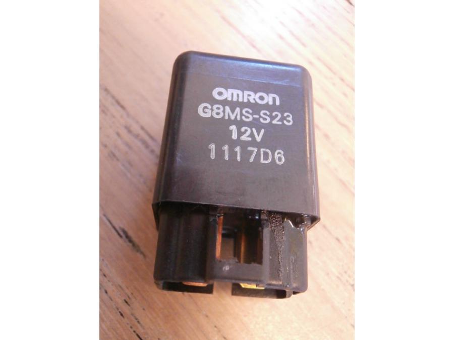 Framsidan på Relä från en Suzuki VZ 800 -1997 motorcykel.