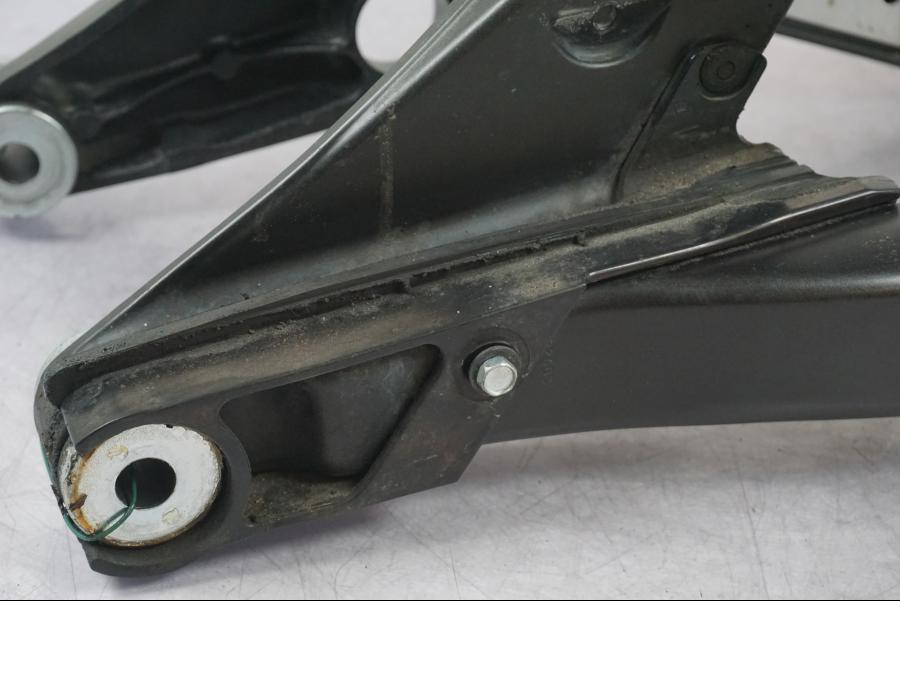 Baksidan på Sving från en Yamaha MT-09 -2016 motorcykel.