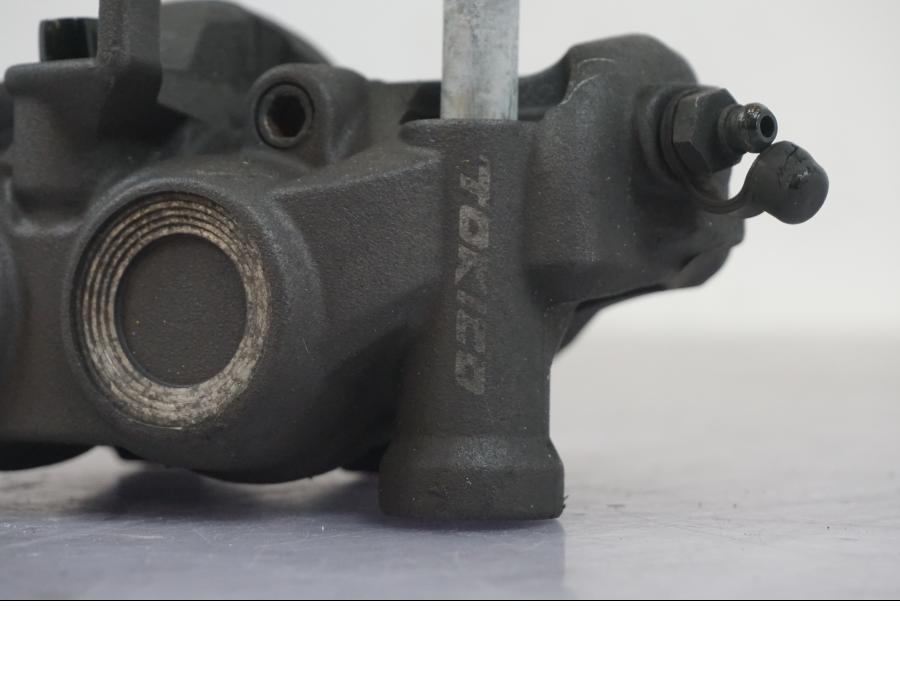 Baksidan på Bromsok från en Kawasaki ZX-10R -2008 motorcykel.