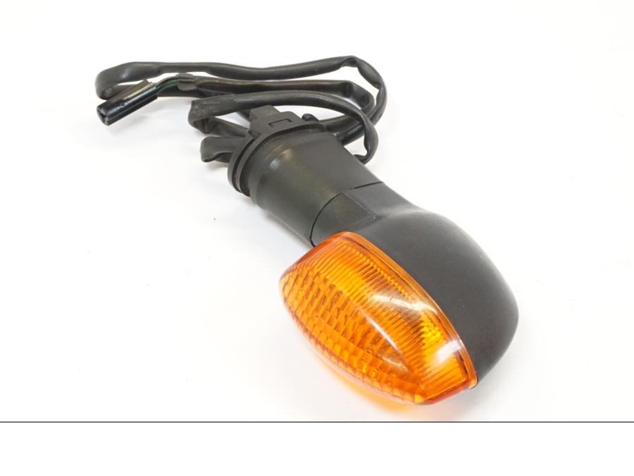 Baksidan på Blinkers från en Yamaha MT-01 -2005 motorcykel.