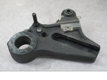 Baksidan på Bromsoksfäste från en BMW S 1000 RR -2011 motorcykel.