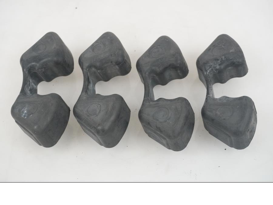 Baksidan på <p>Ryckutjämnare från Kawasaki ER-6N ABS 2010.</p>

<p>Okej skick.</p> motorcykel.