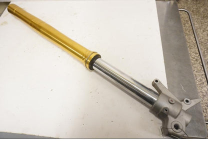 Framsidan på Gaffelben från en Honda CRF 250 -2013 motorcykel.