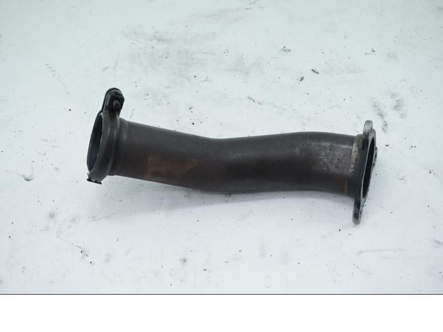 Baksidan på Grenrör från en KTM 1190 Adventure -2014 motorcykel.