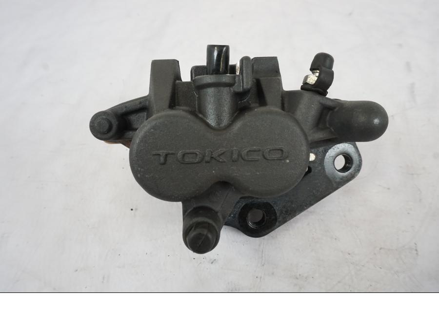 Baksidan på Bromsok från en Kawasaki ER-6N -2012 motorcykel.