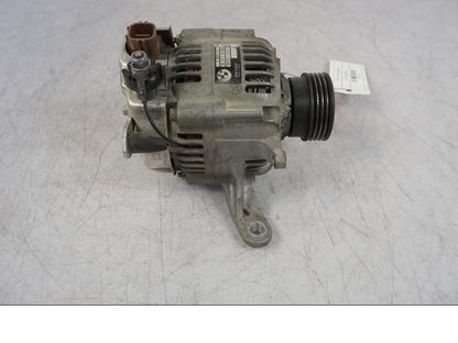 Vänster sida på Generator från en BMW R 1200 GS -2010 motorcykel.