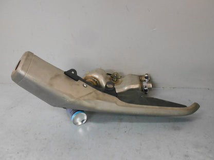 Framsidan på Ljuddämpare från en Honda CBR 1000 F -2010 motorcykel.