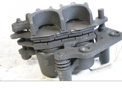 Höger sida på Bromsok från en Suzuki DL 1000 -2003 motorcykel.