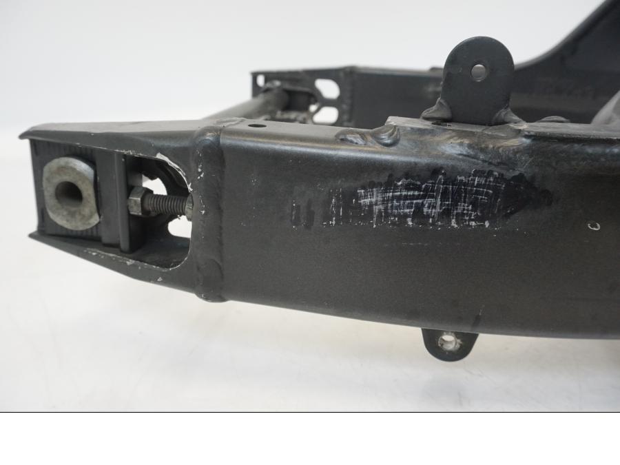 Baksidan på Sving från en Yamaha XV 1700 -2004 motorcykel.