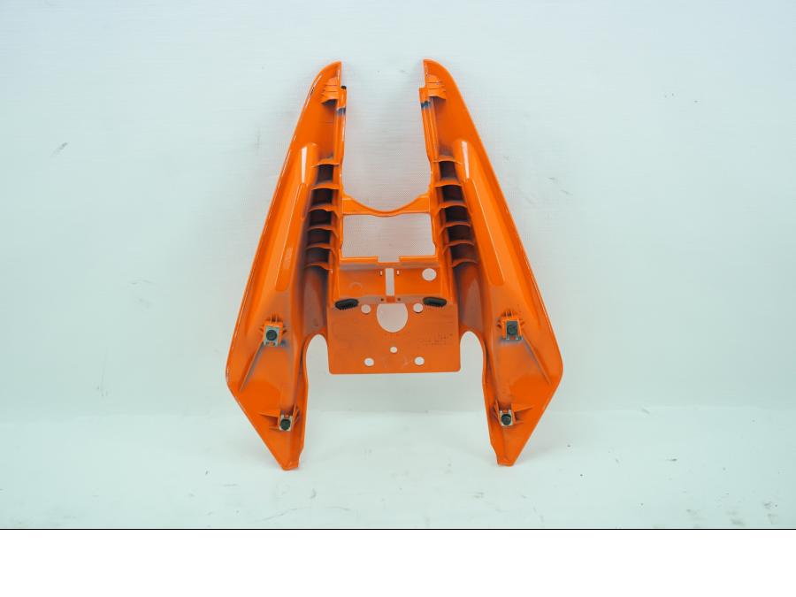 Baksidan på Bakvinge från en KTM RC 390 -2019 motorcykel.