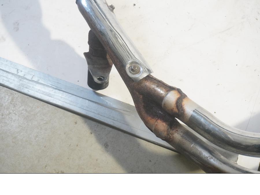 Höger sida på Avgassystem från en Honda CB 750 SF -1993 motorcykel.