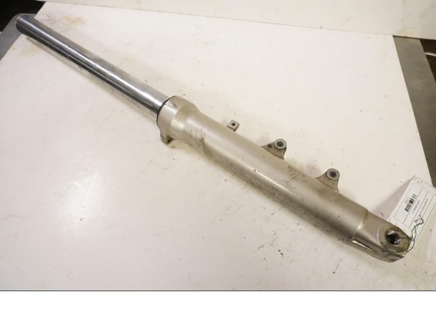 Framsidan på Gaffelben från en Suzuki RF 600 R -1993 motorcykel.