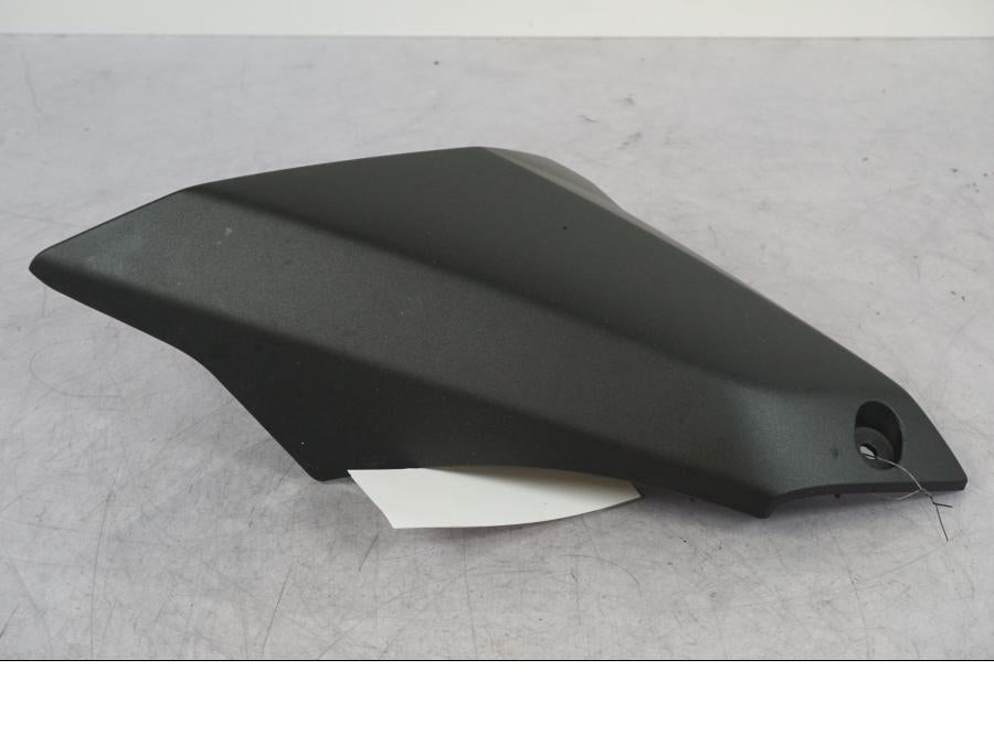 Vänster sida på Sidkåpa från en Yamaha MT-09 SP -2018 motorcykel.