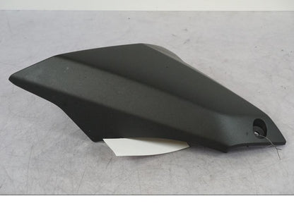 Vänster sida på Sidkåpa från en Yamaha MT-09 SP -2018 motorcykel.