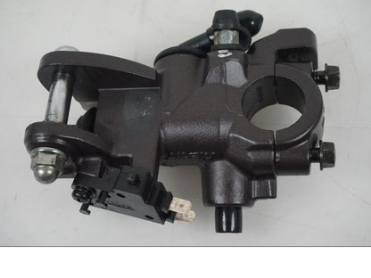 Framsidan på Bromshuvudcylinder från en Honda CBR 1000 -2005 motorcykel.