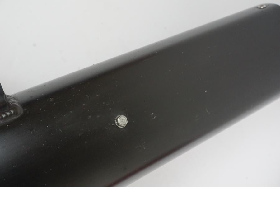 Snett uppifrån på Ljuddämpare från en KTM 640 Duke -2003 motorcykel.