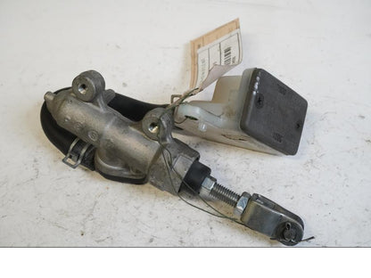 Baksidan på Bromshuvudcylinder från en Suzuki GSX 1300 R -2003 motorcykel.