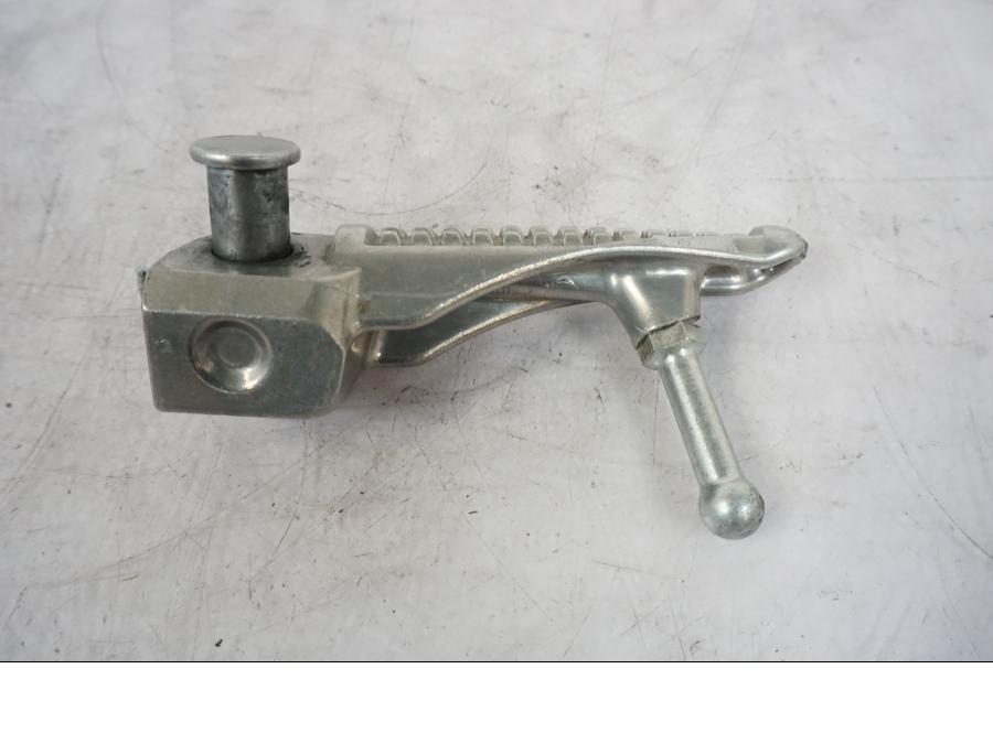 Höger sida på Fotpinne från en Kawasaki Z 800 -2014 motorcykel.