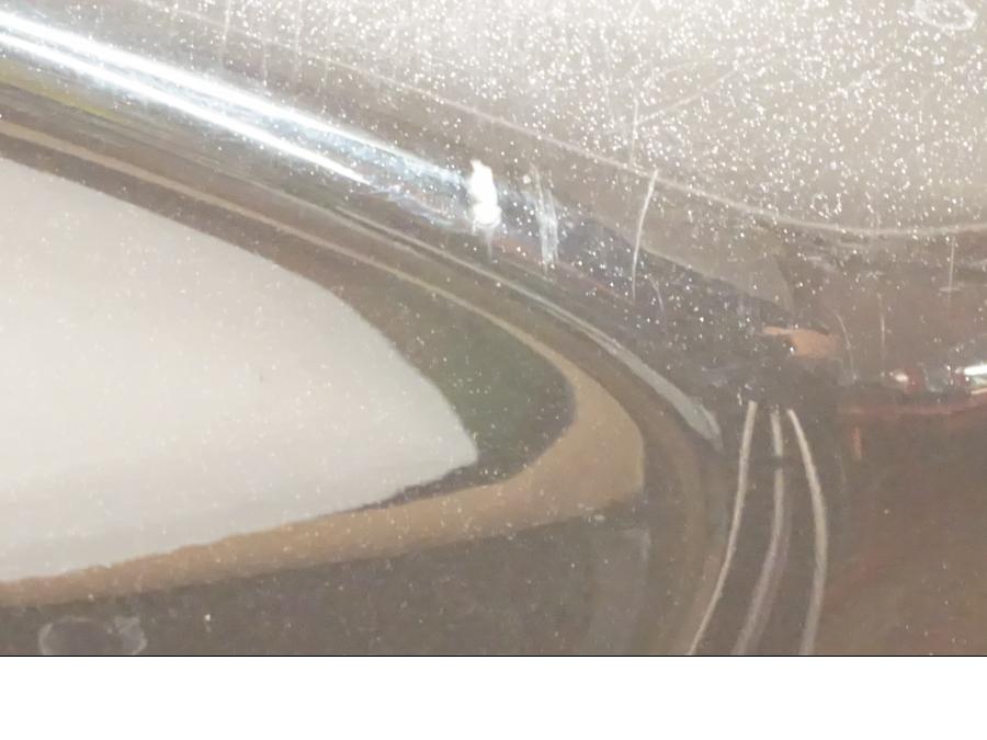 Snett uppifrån på Bensintank från en Kawasaki Z 400 -2020 motorcykel.