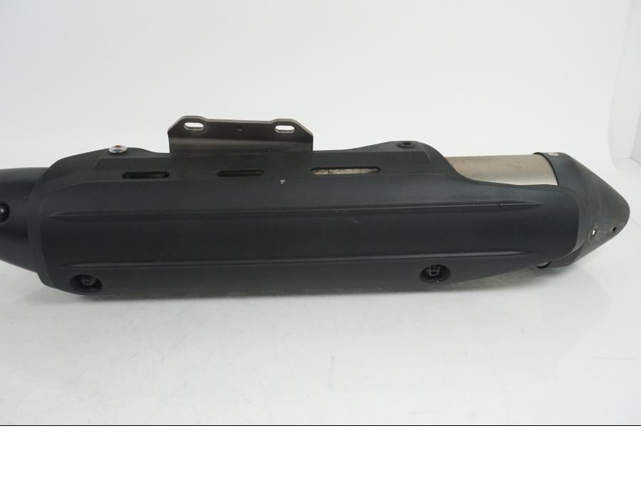 Baksidan på Ljuddämpare från en Yamaha XT 660 X -2005 motorcykel.