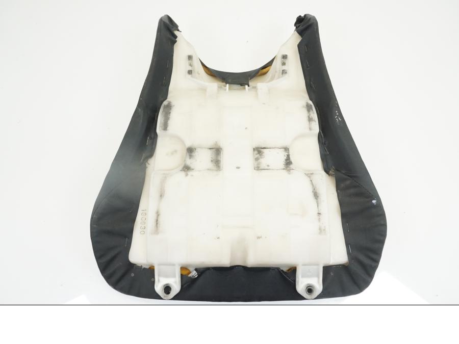 Vänster sida på Sadel från en Yamaha YZF R6 -2006 motorcykel.