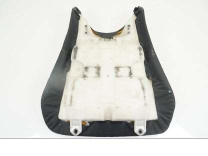 Vänster sida på Sadel från en Yamaha YZF R6 -2006 motorcykel.