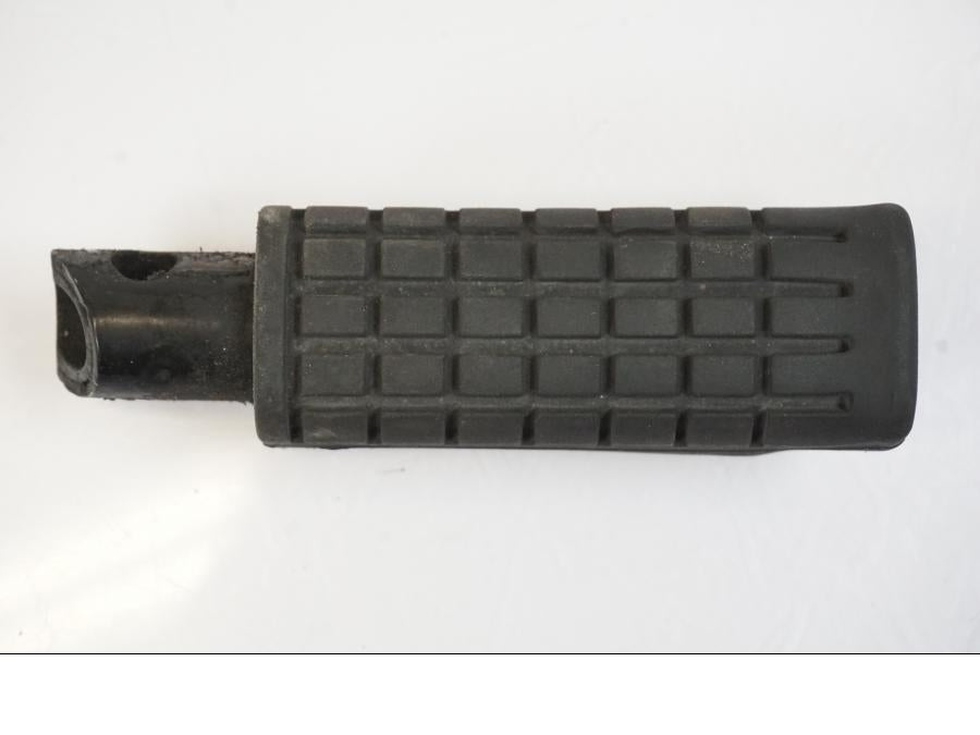 Baksidan på Fotpinne från en Honda NT 700 -2008 motorcykel.