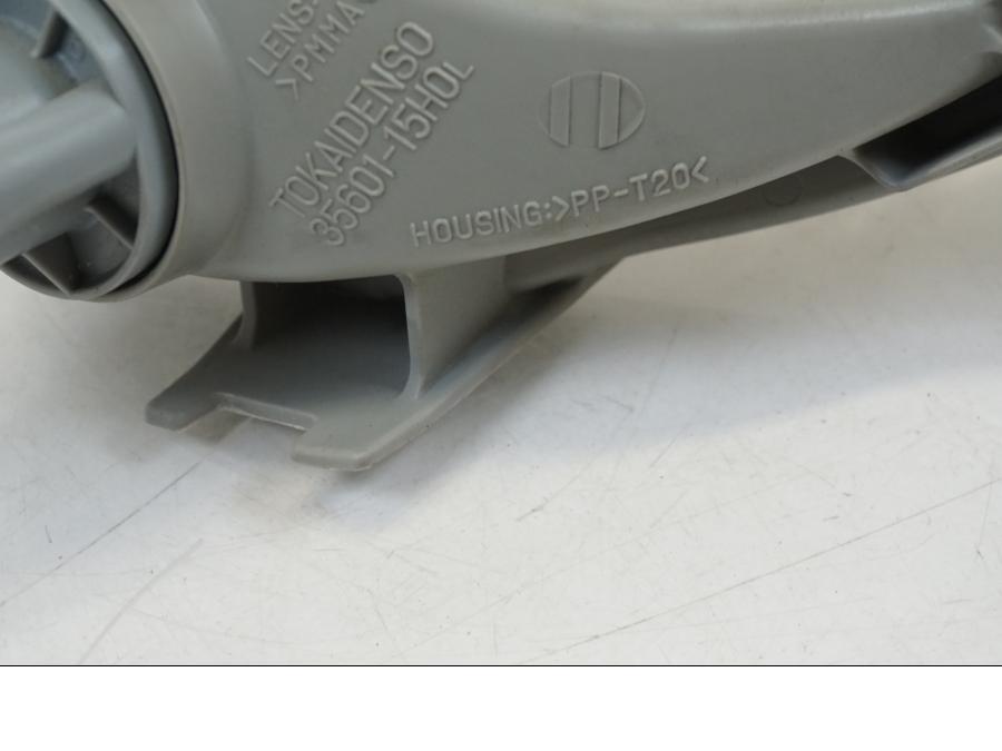 Snett uppifrån på Blinkers från en Suzuki GSX 1300 R -2017 motorcykel.