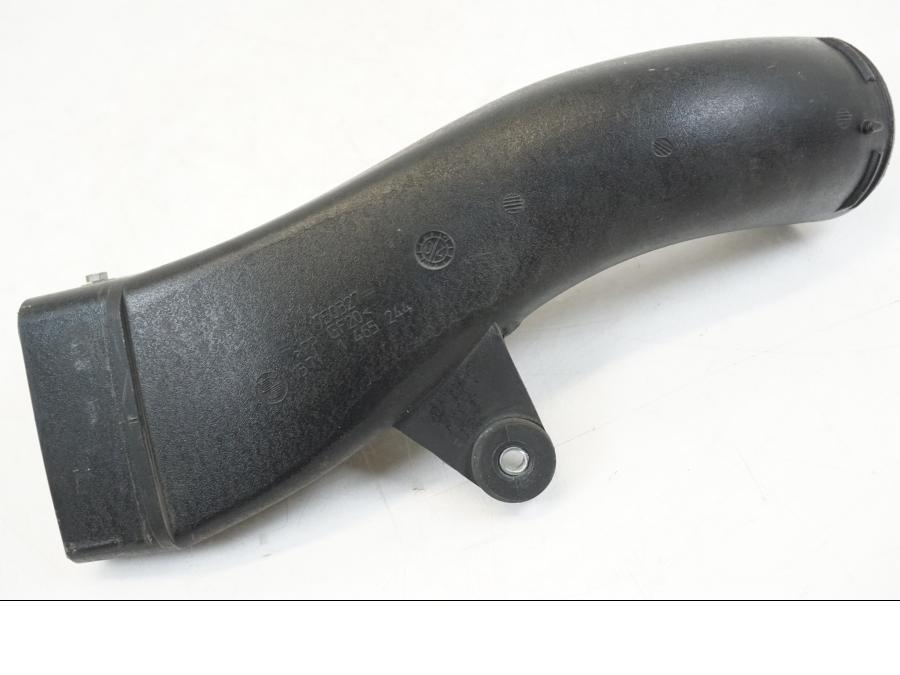 Snett uppifrån på Luftrör från en BMW K 1200 LT -2004 motorcykel.