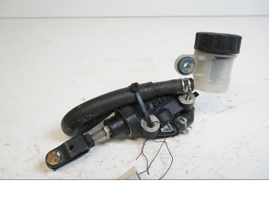 Framsidan på Bromshuvudcylinder från en Yamaha MT-07 -2014 motorcykel.