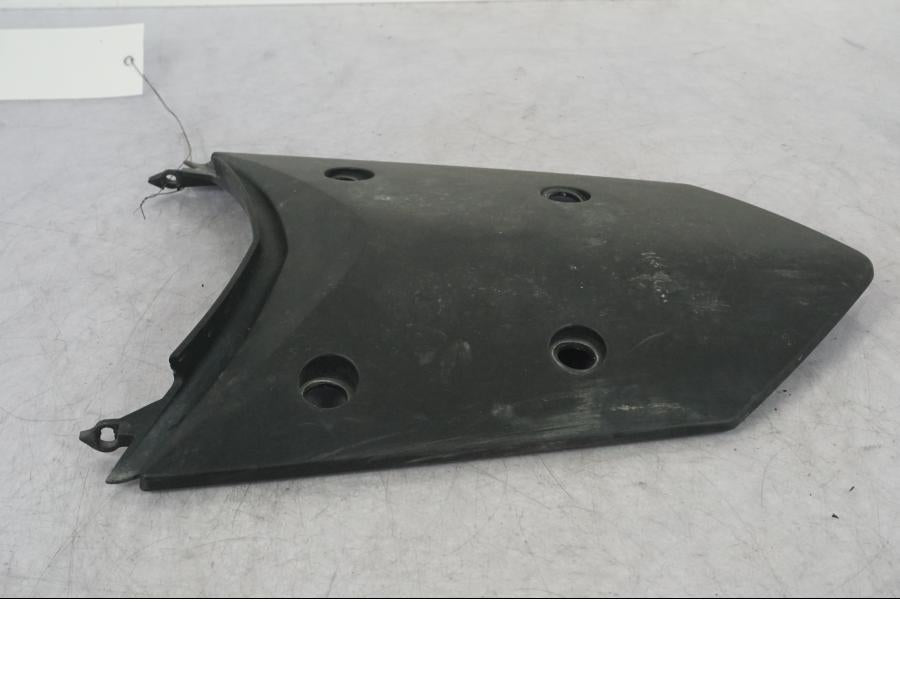 Höger sida på Bakvinge från en KTM 1290 Super Adventure R -2018 motorcykel.