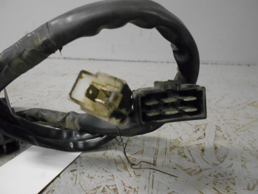 Baksidan på Likriktare från en Suzuki VZ 1600 -2004 motorcykel.