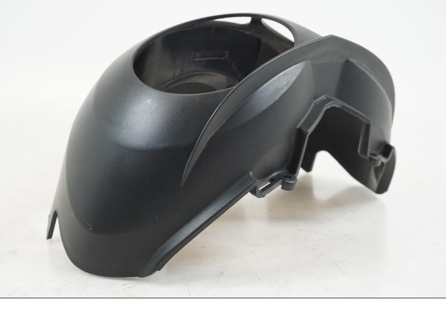 Snett uppifrån på Strålkastarkåpa från en BMW F 650 CS -2003 motorcykel.