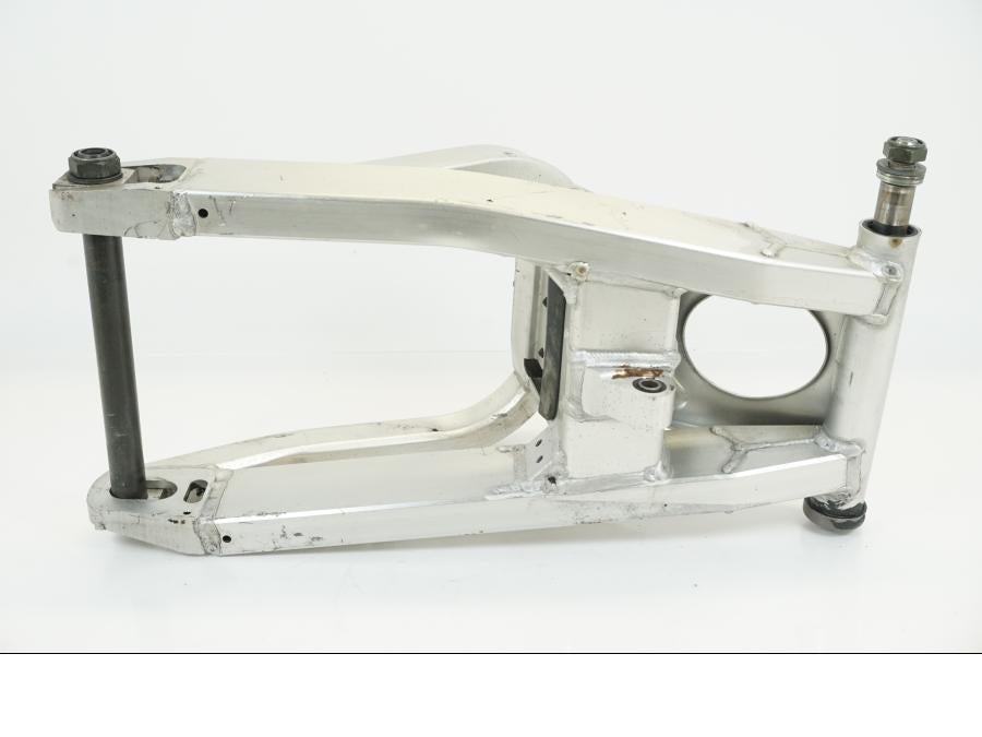 Snett nerifrån på Sving från en Yamaha YZF R6 -1999 motorcykel.