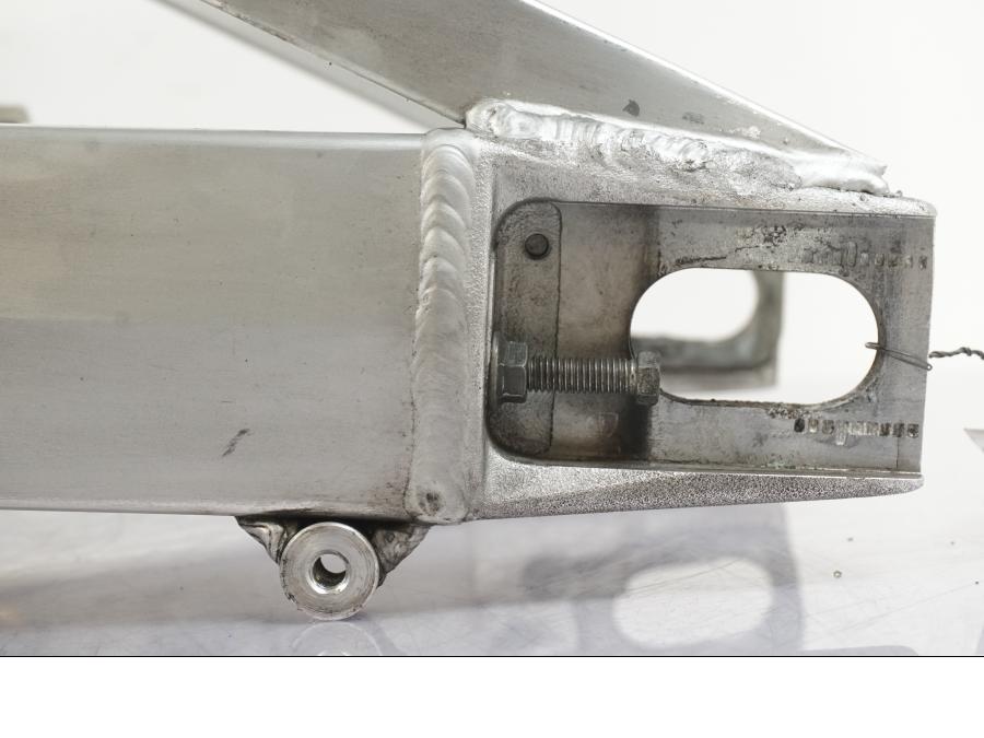 Höger sida på Sving från en Suzuki GSX 1300 RX -1999 motorcykel.