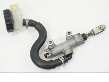 Framsidan på Bromshuvudcylinder från en Kawasaki ZX-12R -2000 motorcykel.