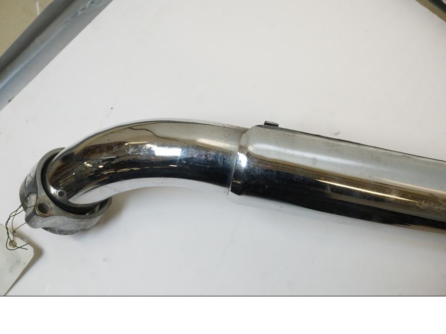 Baksidan på Grenrör från en Suzuki VZ 800 -1997 motorcykel.