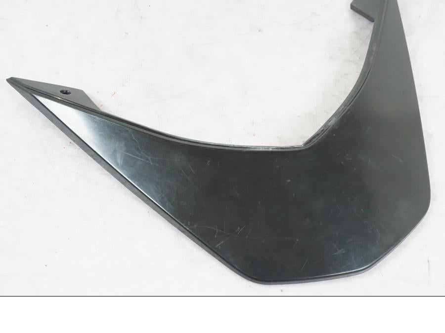 Höger sida på Bakvinge från en KTM 690 Duke -2015 motorcykel.