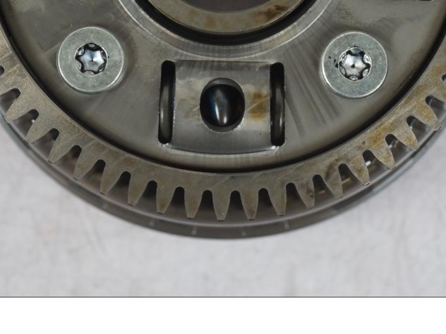 Vänster sida på Kopplingskorg från en BMW R 1200 GS -2018 motorcykel.