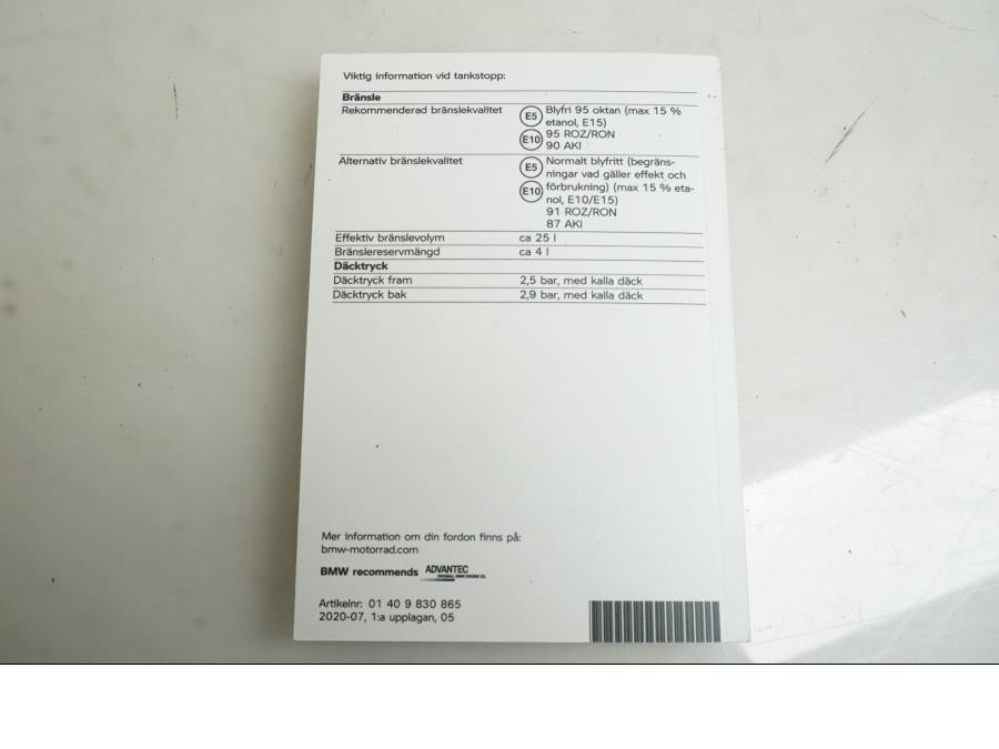 Höger sida på Instruktionsbok från en BMW R 1250 RT -2020 motorcykel.