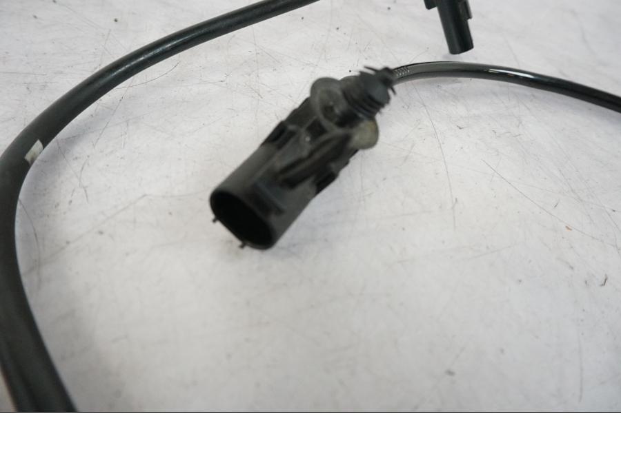 Baksidan på ABS givare från en Kawasaki Versys 650 -2009 motorcykel.