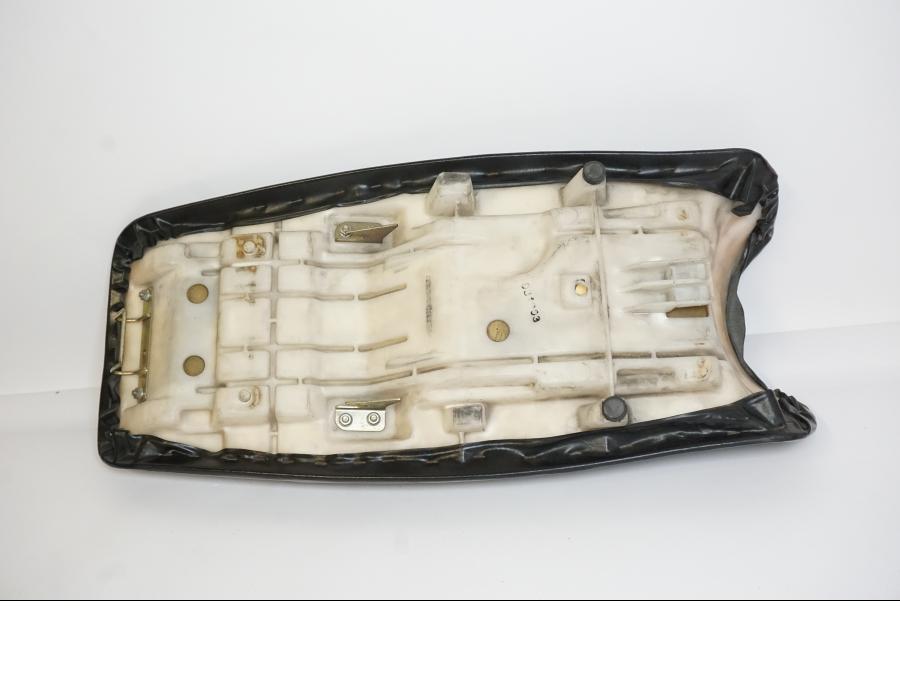 Snett uppifrån på Sadel från en Kawasaki ZZR 1100 -1992 motorcykel.