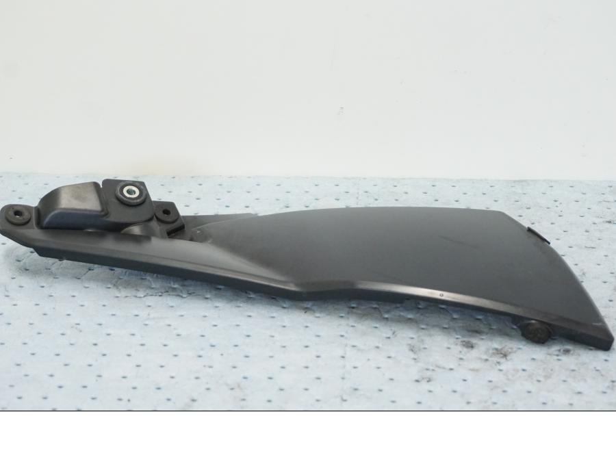 Snett uppifrån på Bensintankskåpa från en Suzuki GSX 1300 BK -2008 motorcykel.