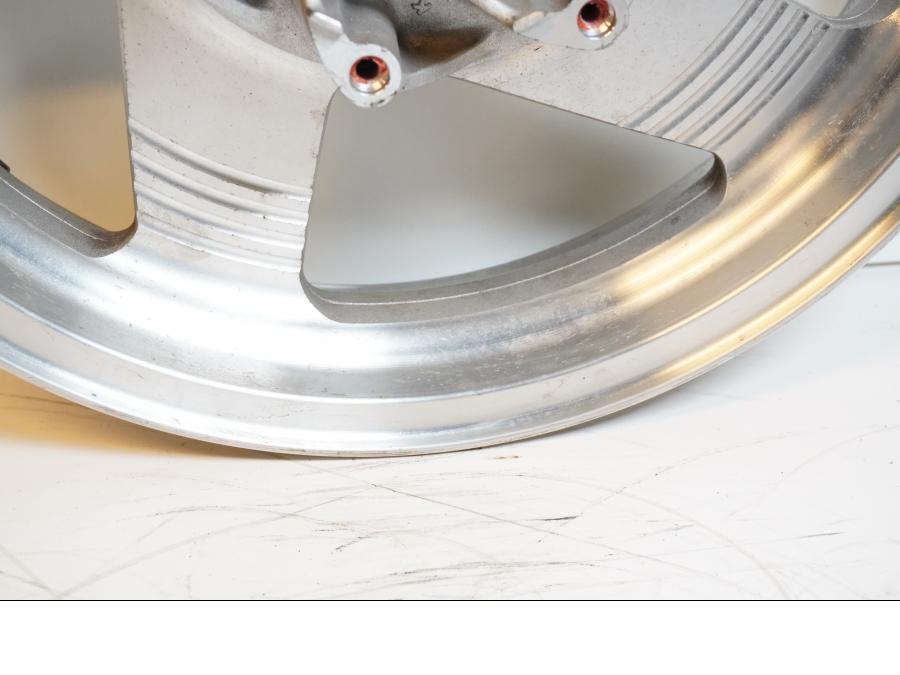 Extrabild3 på Fälg från en Kawasaki VN 1500 Classic Tourer -2000 motorcykel.