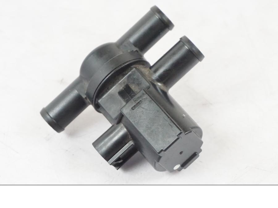 Vänster sida på Second Air från en Kawasaki ZX-6R -2011 motorcykel.