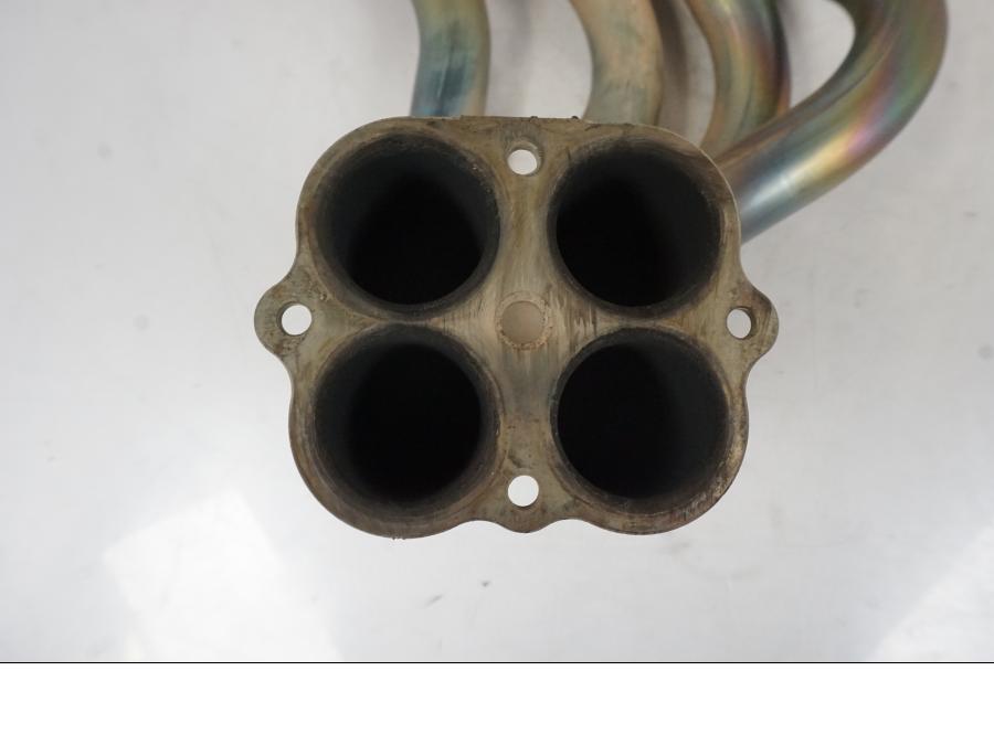 Höger sida på Grenrör från en Honda CBR 900 RR -2003 motorcykel.